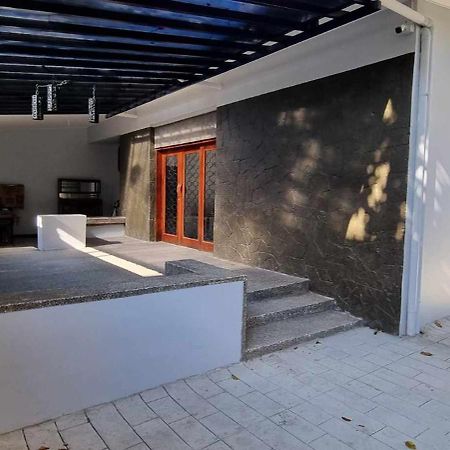 L'Pad Place Mandaluyong Екстер'єр фото